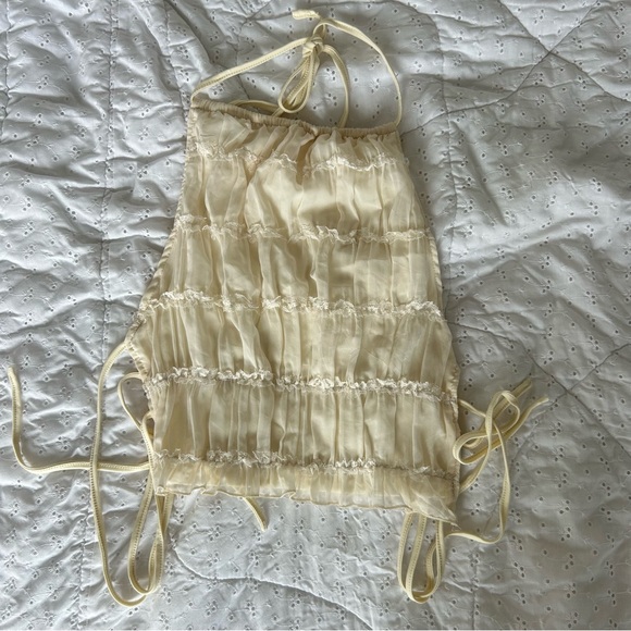 Elegant Cream Ruffled Women's Top - Picture 2 of 2